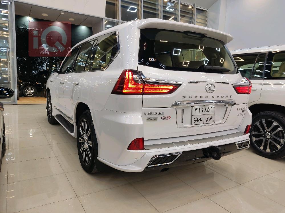 Lexus LX